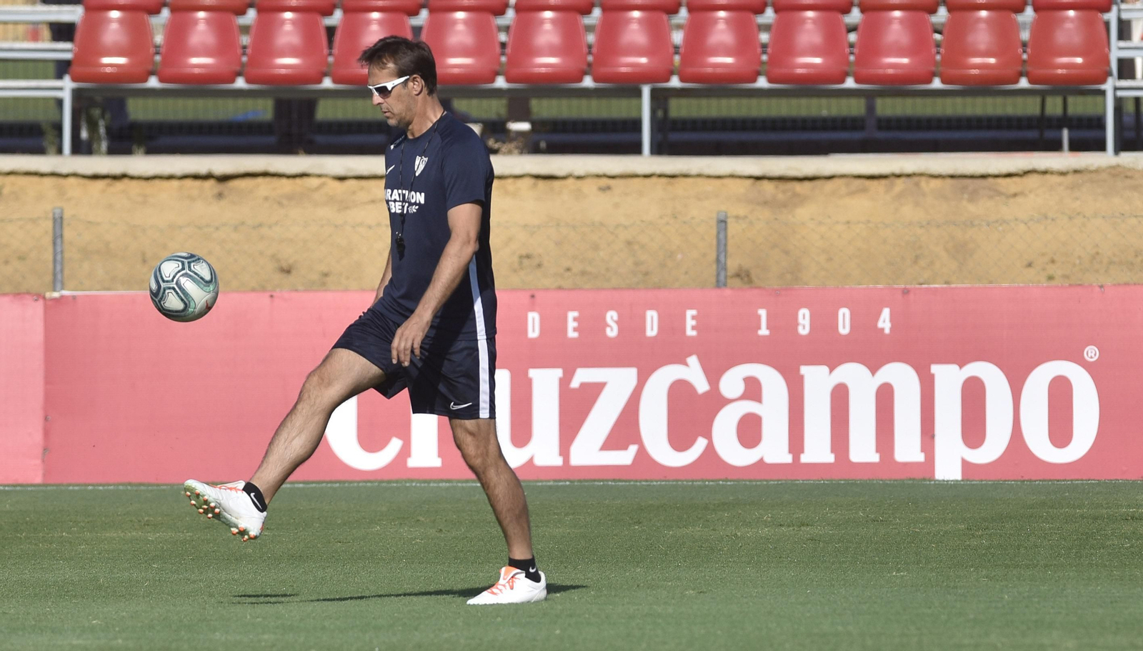 Lopetegui, durante el último entrenamiento del Sevilla