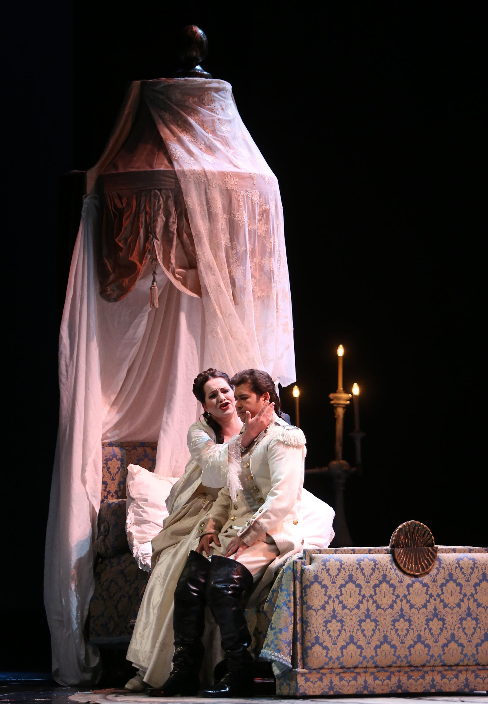 Las imágenes de 'Adriana Lecouvreur' en el Maestranza