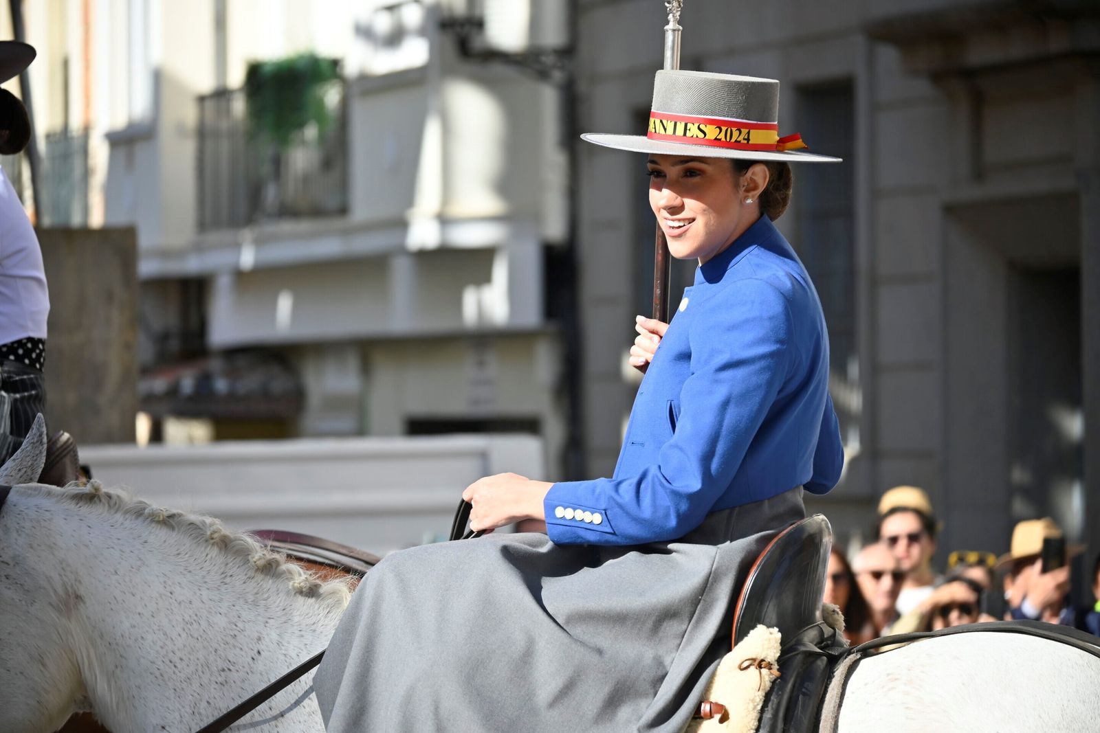Imágenes de los peregrinos de la Hermandad de Emigrantes en su salida por las calles de Huelva