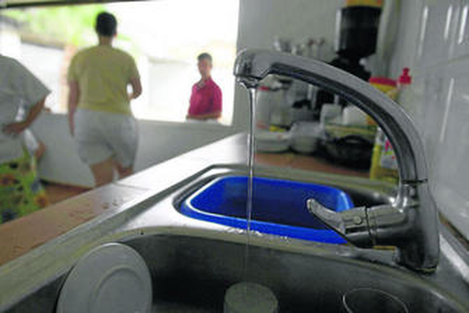 El agua, que tendrá el mismo coste en el Aljarafe el próximo año.