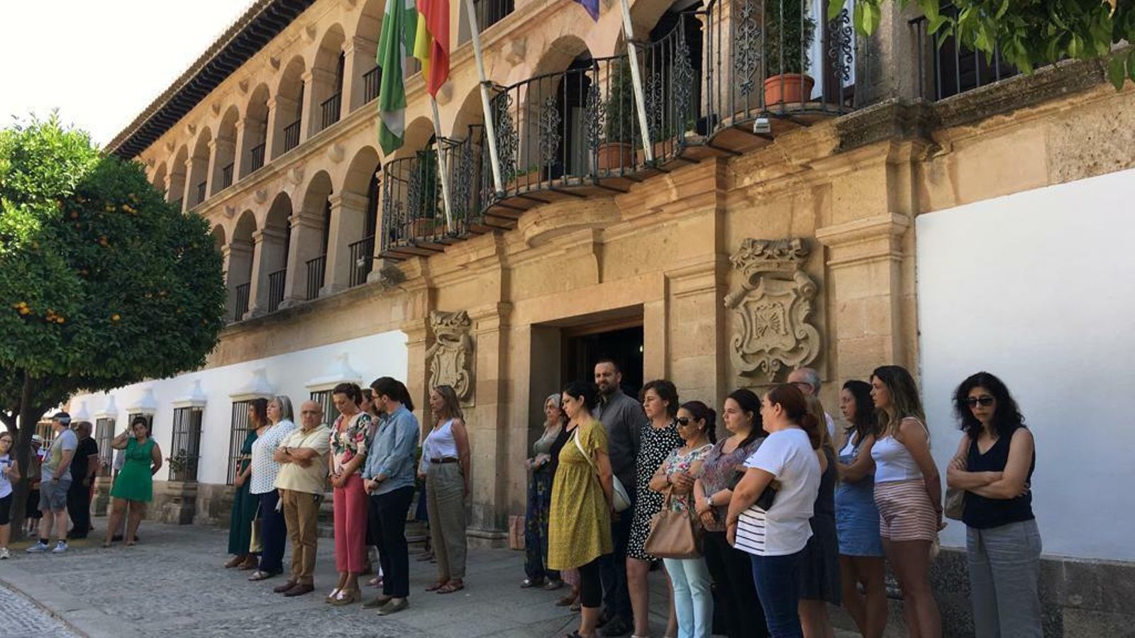 Minuto de silencio en Ronda por el crimen machista en Cortes de la Frontera.