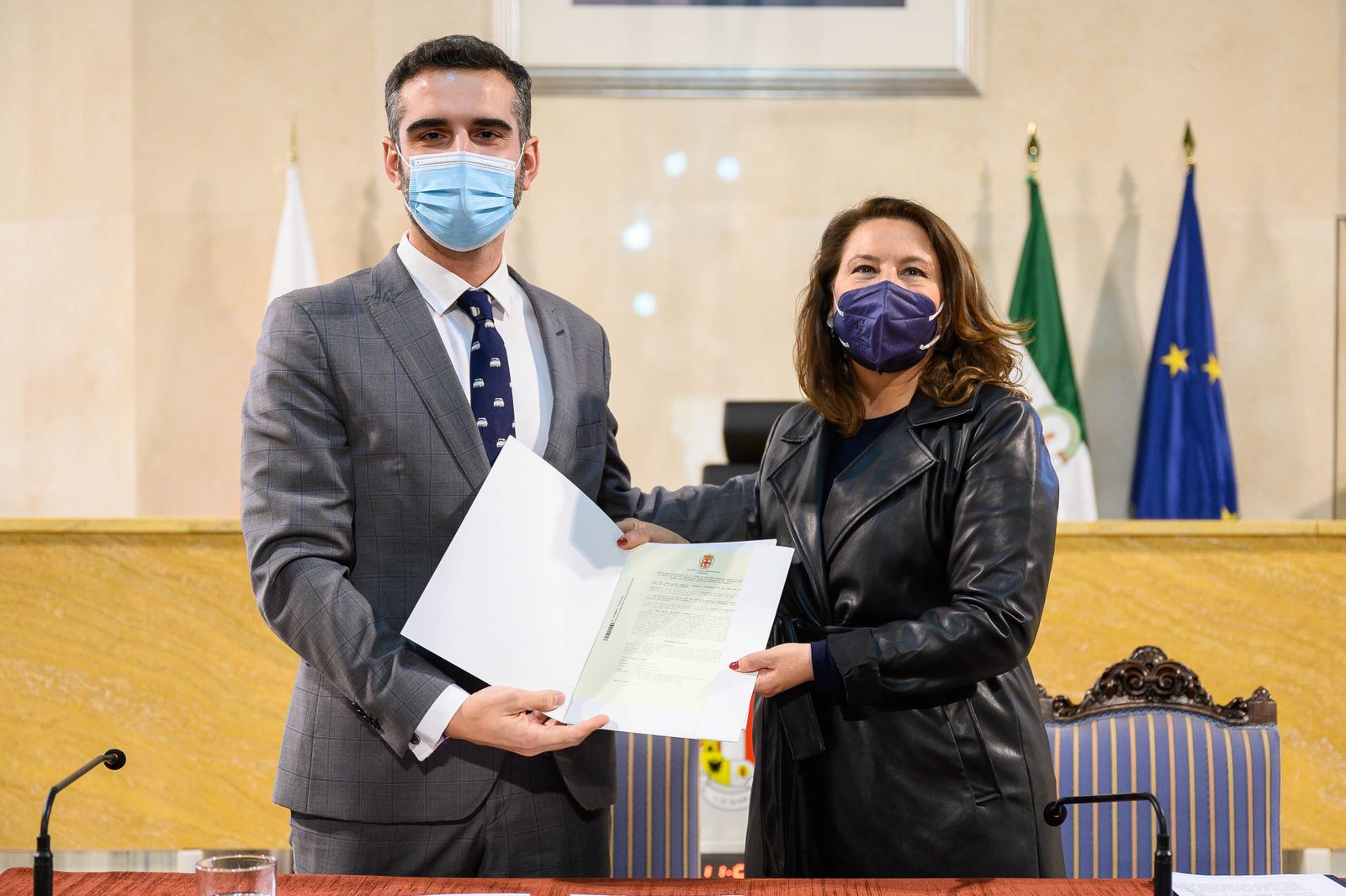 El alcalde de Almería, Ramón Fernández-Pacheco, y la consejera de Agricultura, Carmen Crespo.