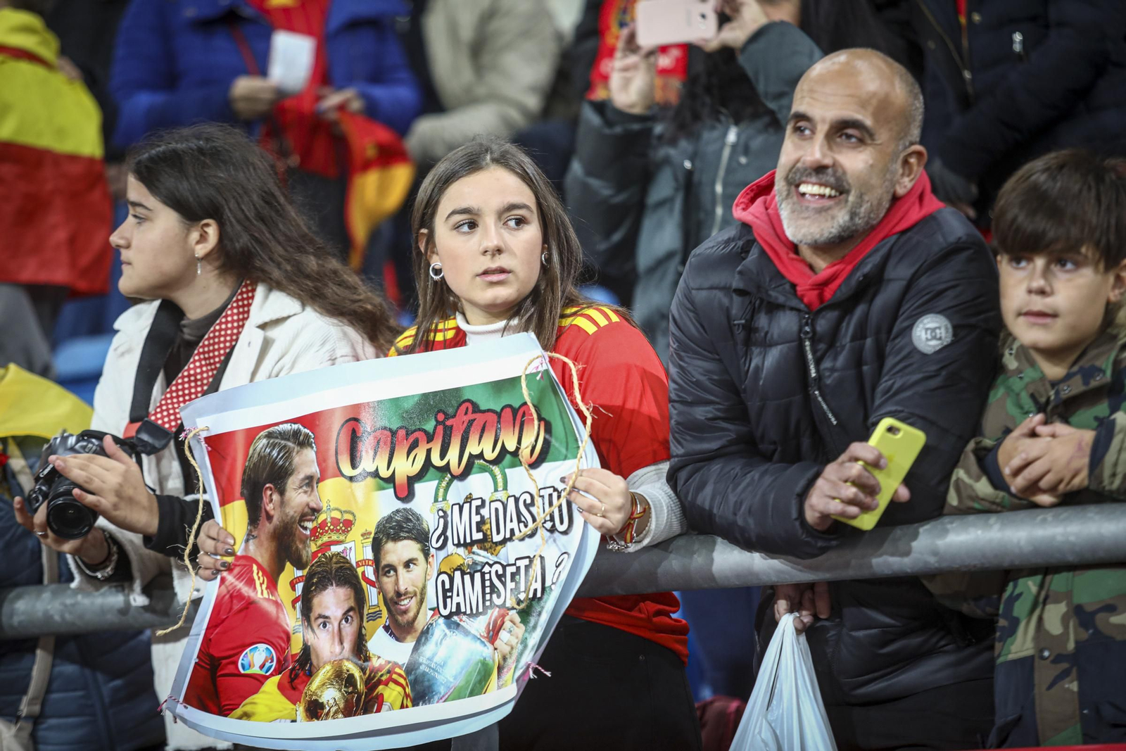 Las imágenes del España-Malta en Cádiz