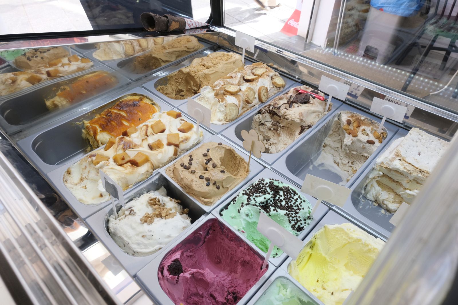 Las heladerías de Córdoba refrescan el verano, en fotografías