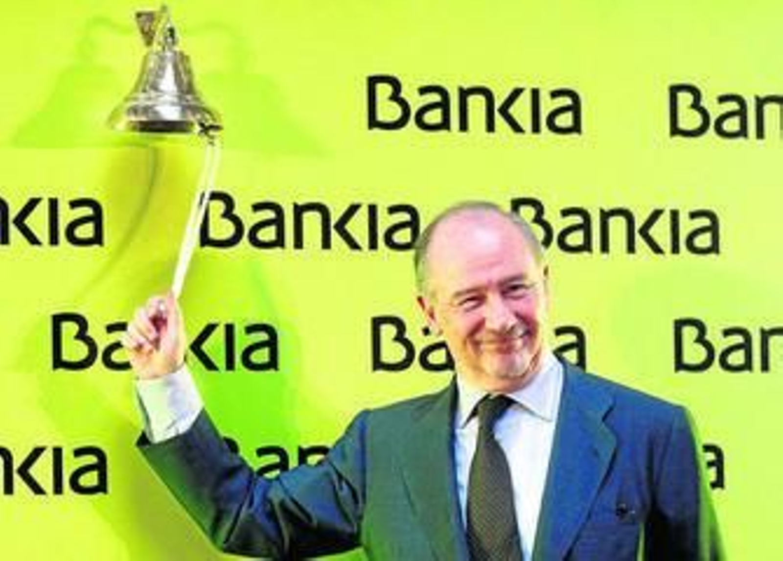Rodrigo Rato, entonces presidente de Bankia, en el toque de campana de la salida a Bolsa, celebrada en julio de 2011.