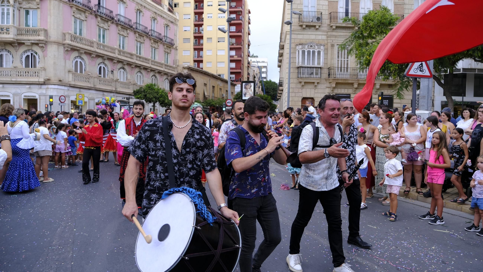 Las mejores imágenes de la Batalla de Flores de Almería