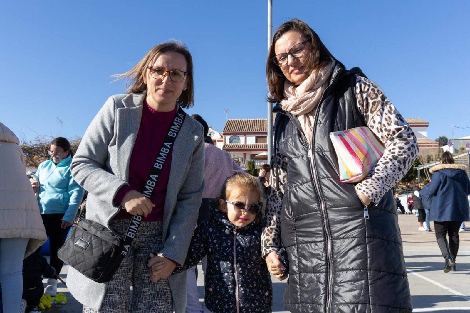 Chocolatada solidaria, caravana de coches, campanadas infantiles y juegos para los más pequeños en Monte Lope Álvarez