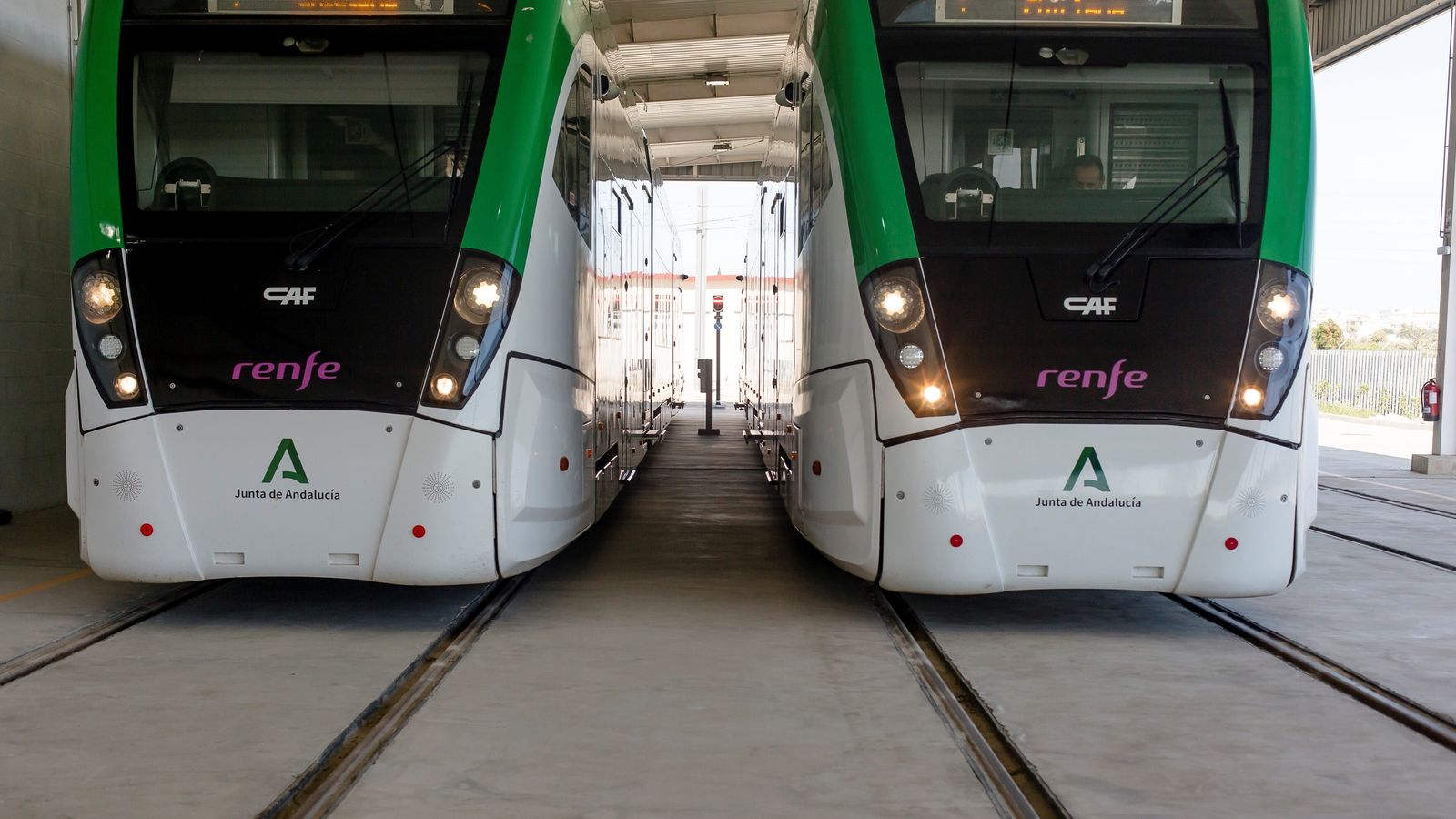 El nuevo tranvía Bahía  de Cádiz en el que también se podrá usar la tarjeta del Consorcio.