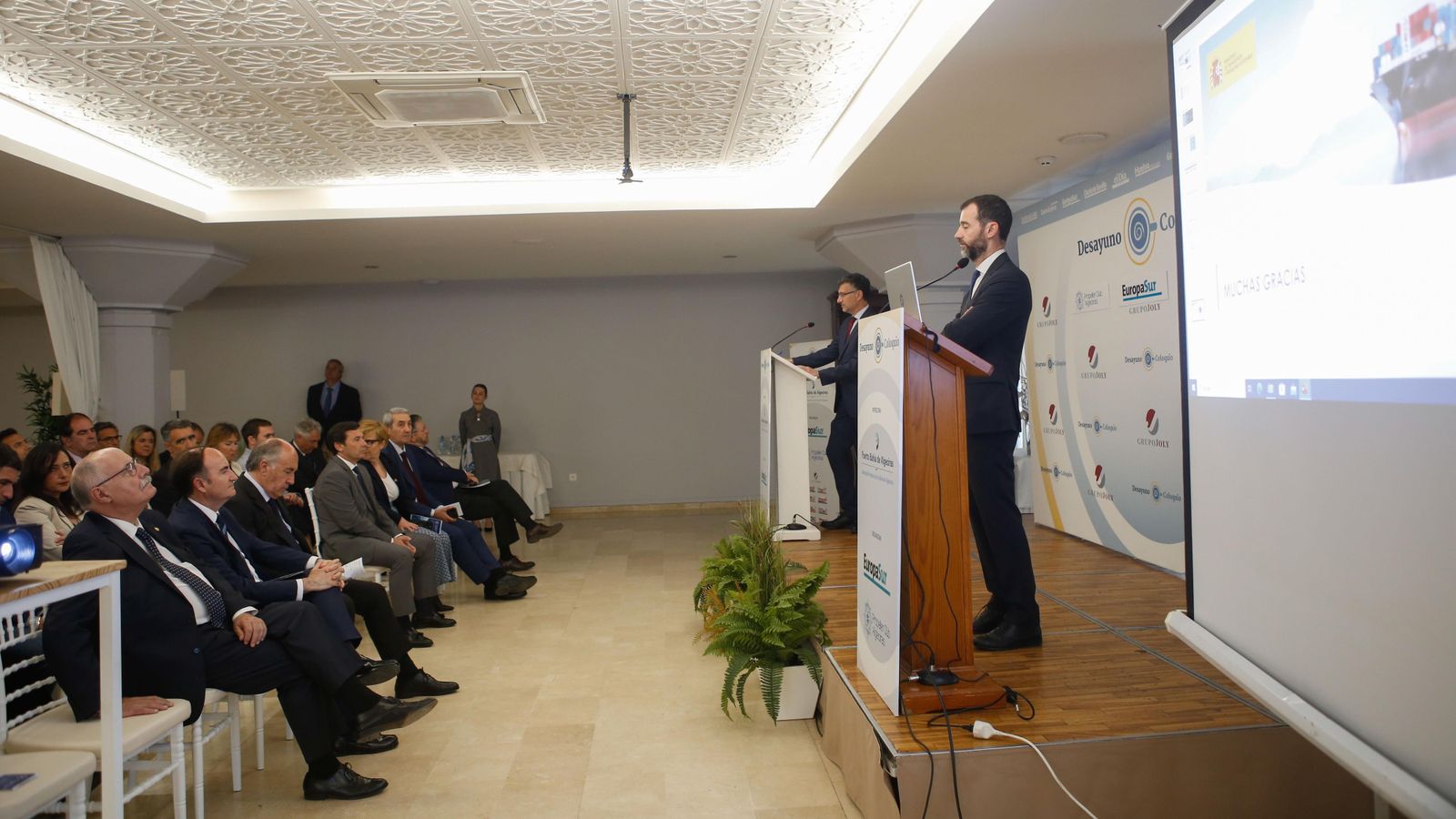 Fotos del Desayuno Coloquio de Europa Sur y el Propeller Club de Algeciras con Benito Núñez Quintanilla