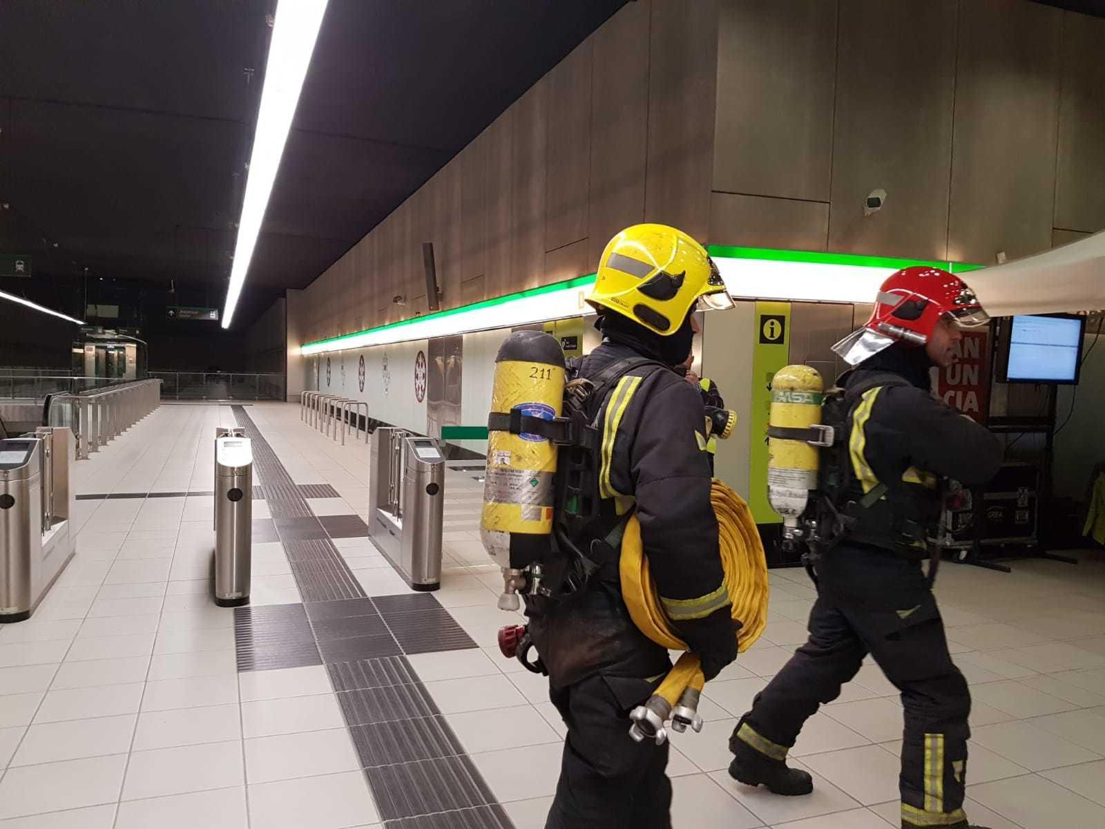 Simulacro de accidente con heridos en el Metro de Málaga.