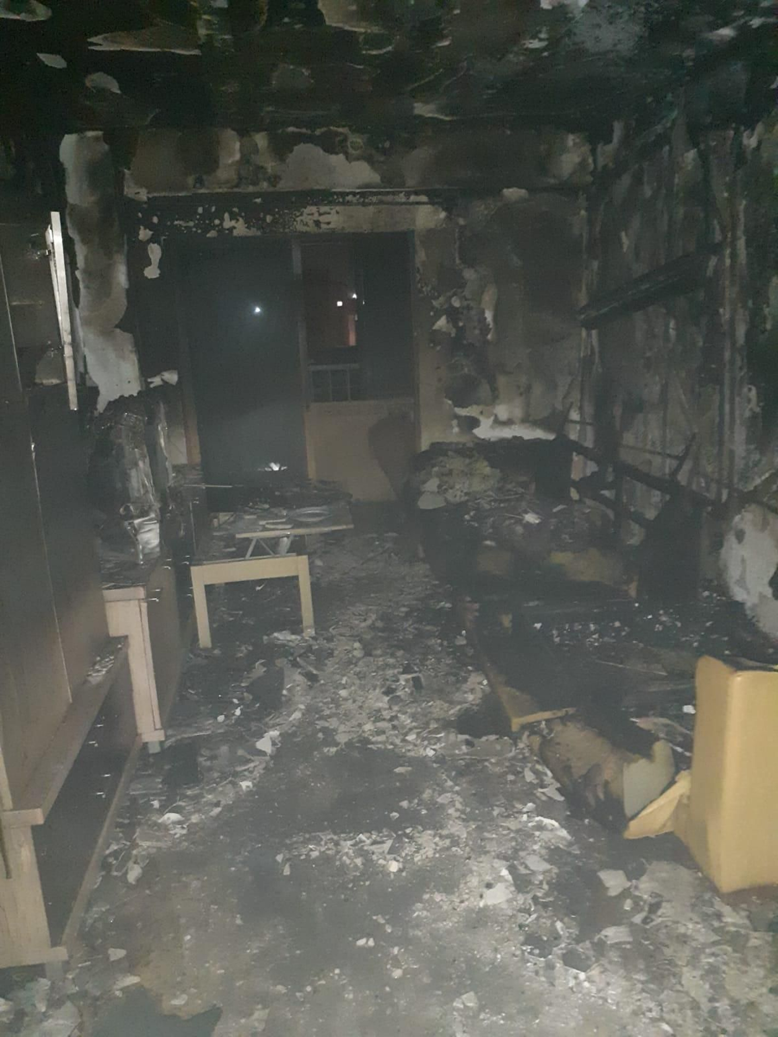 El interior de la vivienda tras el incendio.