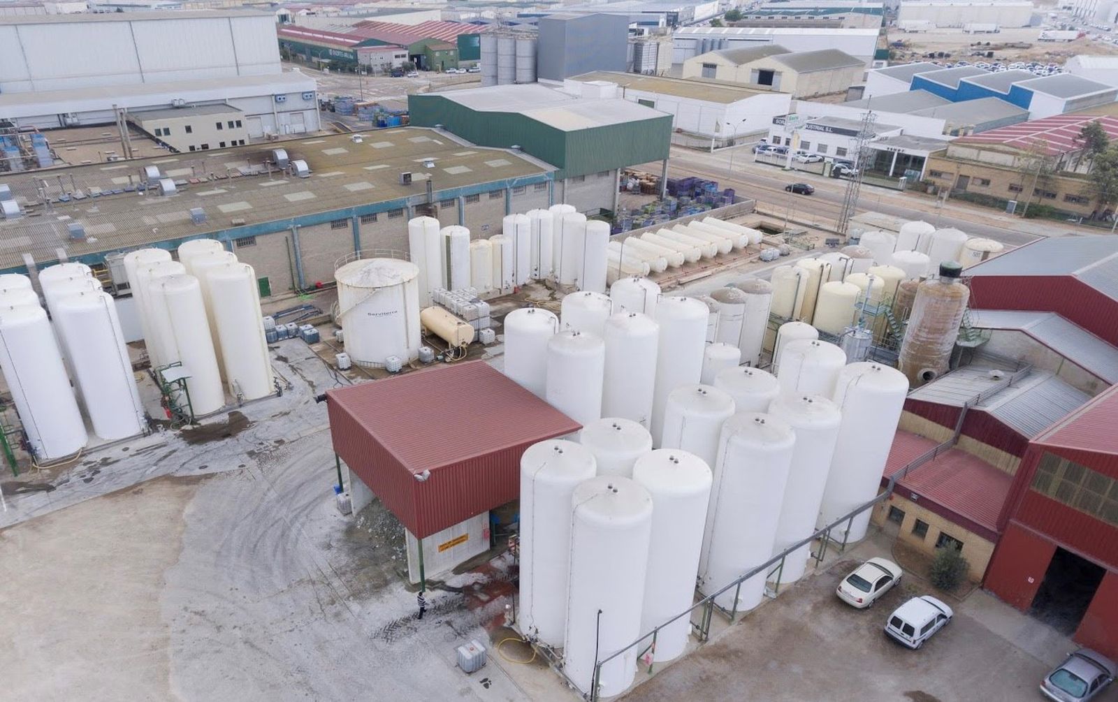 Serviterra se constituyó en el año 2005 en Ejea de los Caballeros (Zaragoza) y pertenece al Grupo Cooperativo Virgen de la Oliva.