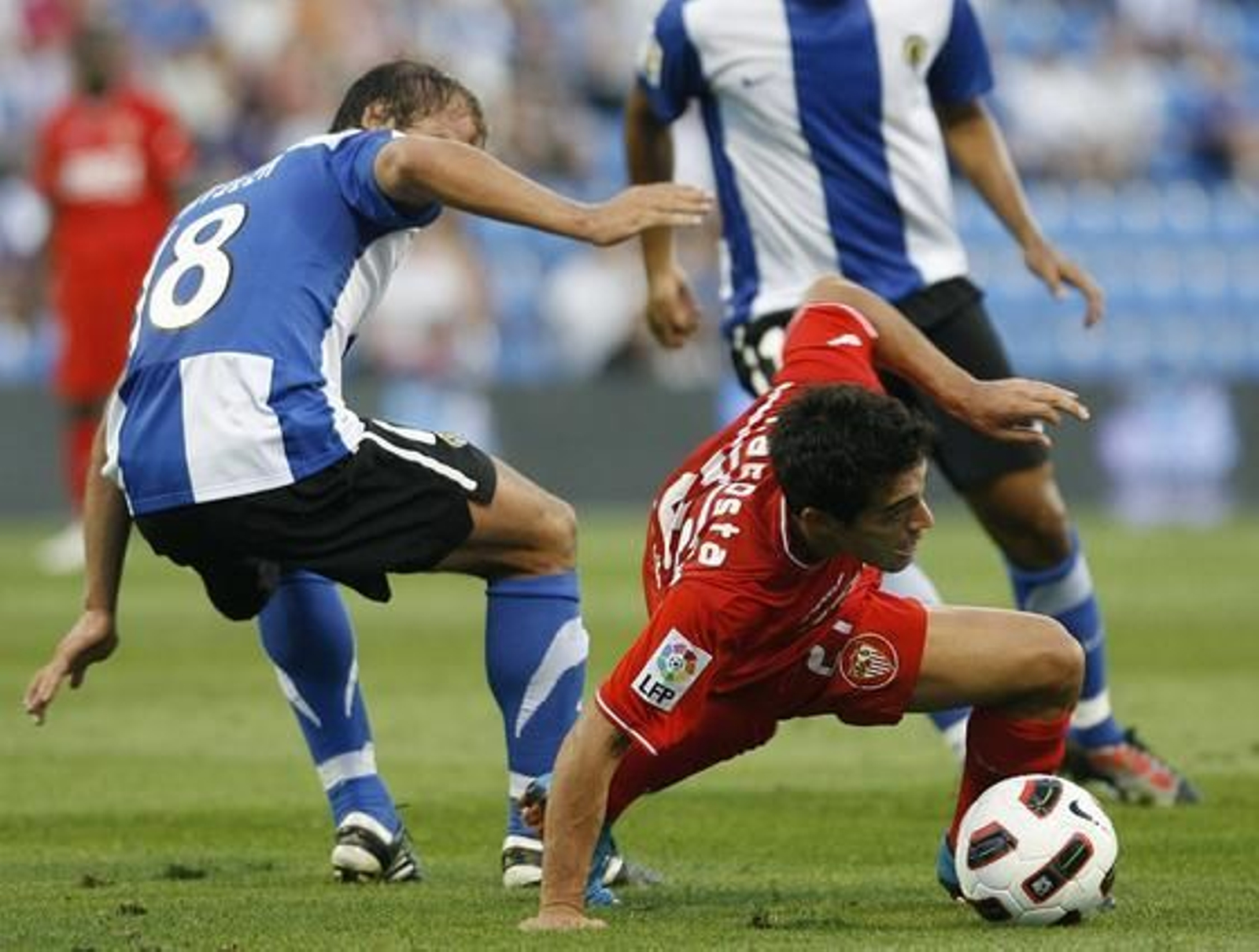 El Sevilla prolonga su mala racha al caer en Alicante ante el Hércules. / Reuters