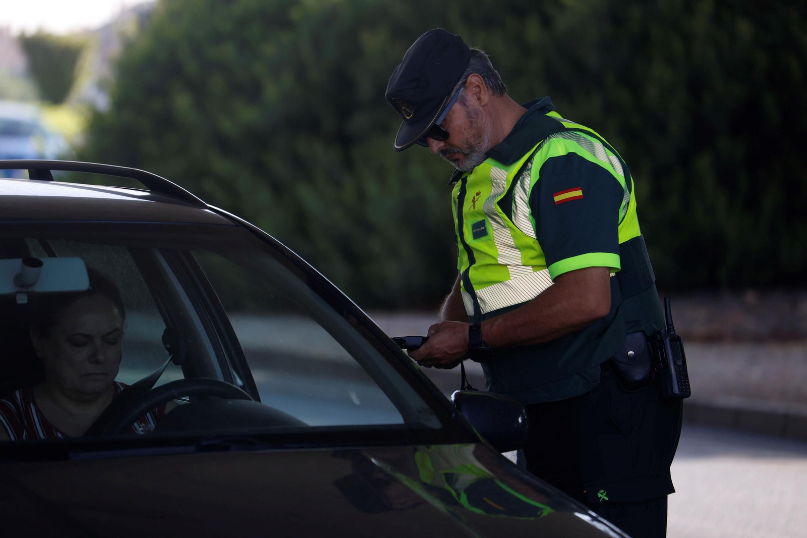 En imágenes, la campaña "No corras, no bebas, no cambies de rueda", de la Guardia Civil, DGT y Aspaym Córdoba.