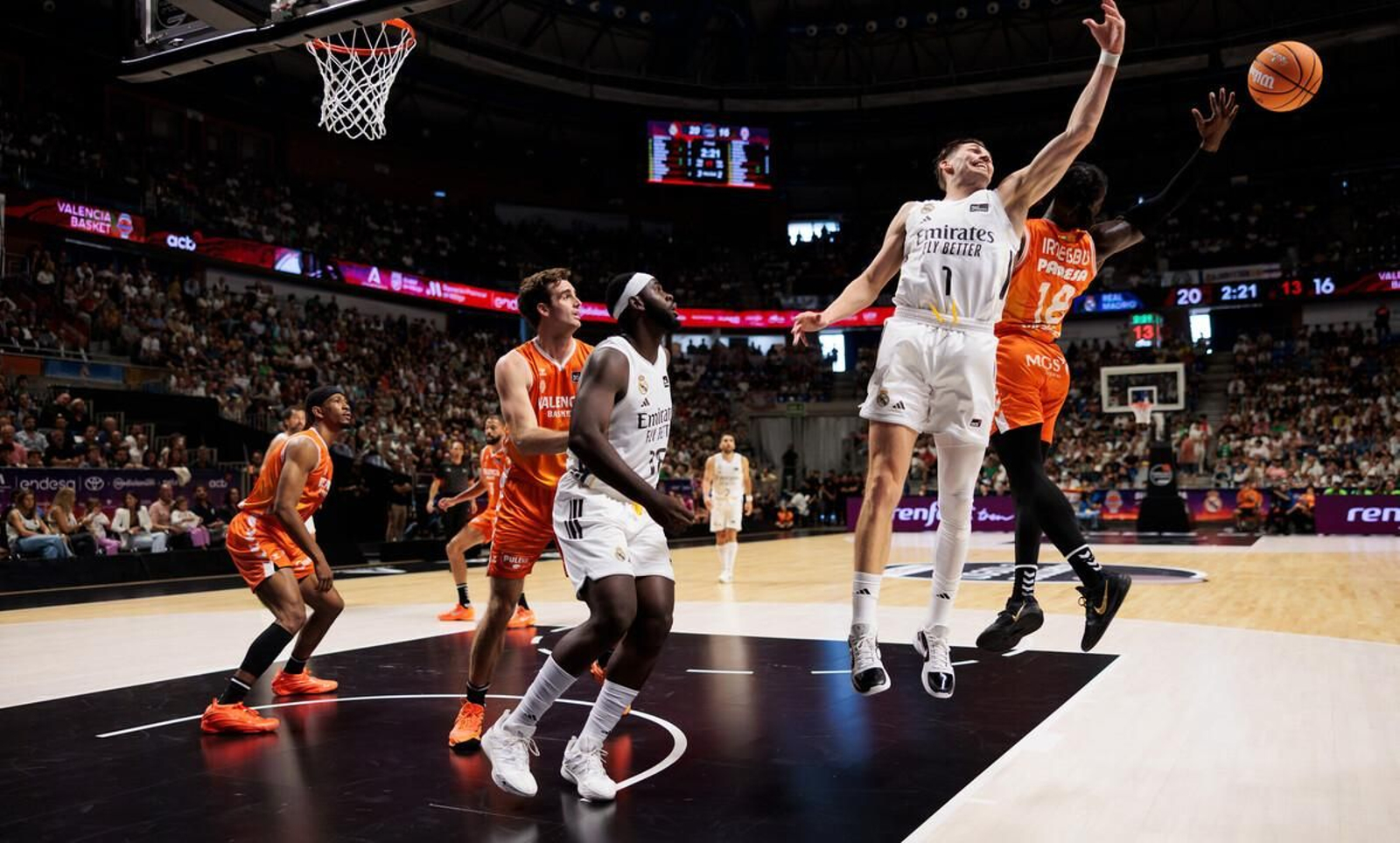Las fotos del Real Madrid-Valencia Basket, final de la Supercopa