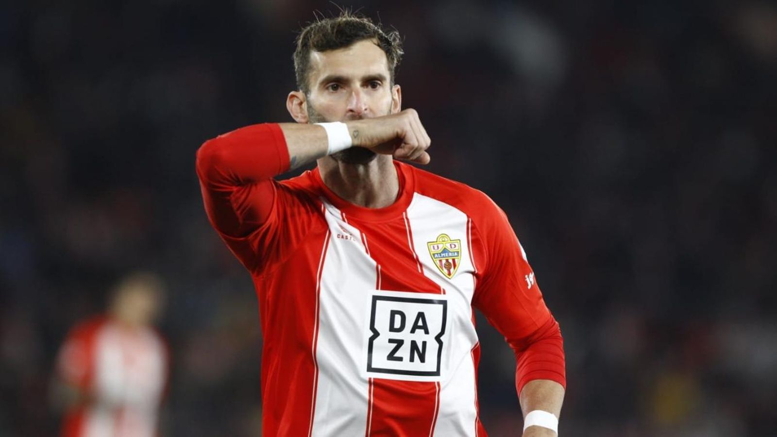 El brasileño celebra el tempranero gol de los rojiblancos.