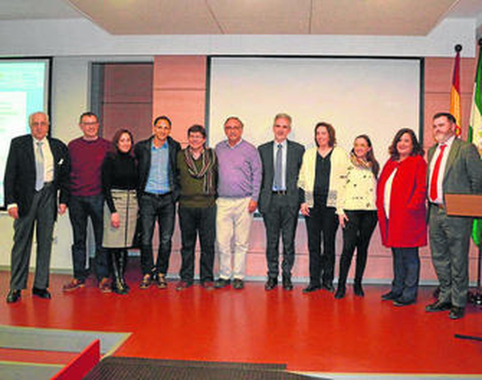 Foto de familia del acto celebrado el pasado martes en el Distrito Sanitario de Atención Primaria de Sevilla.