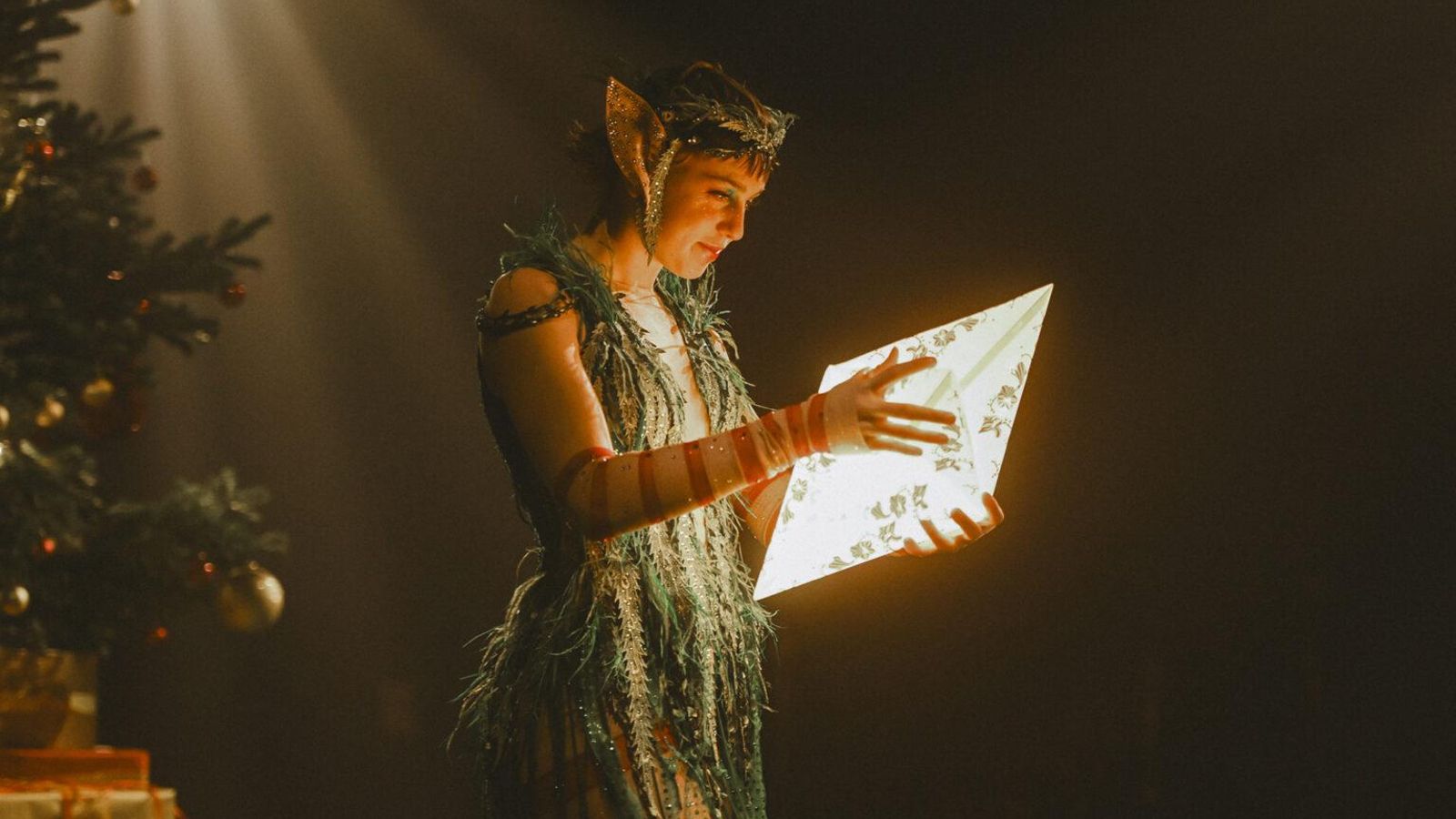 Una elfa es el hilo conductor de este musical de Antonio Banderas.