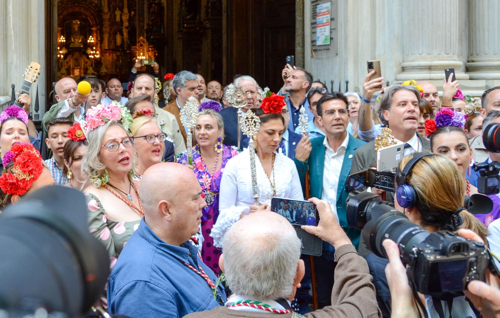 La salida de la Hermandad del Rocío de Granada, en imágenes
