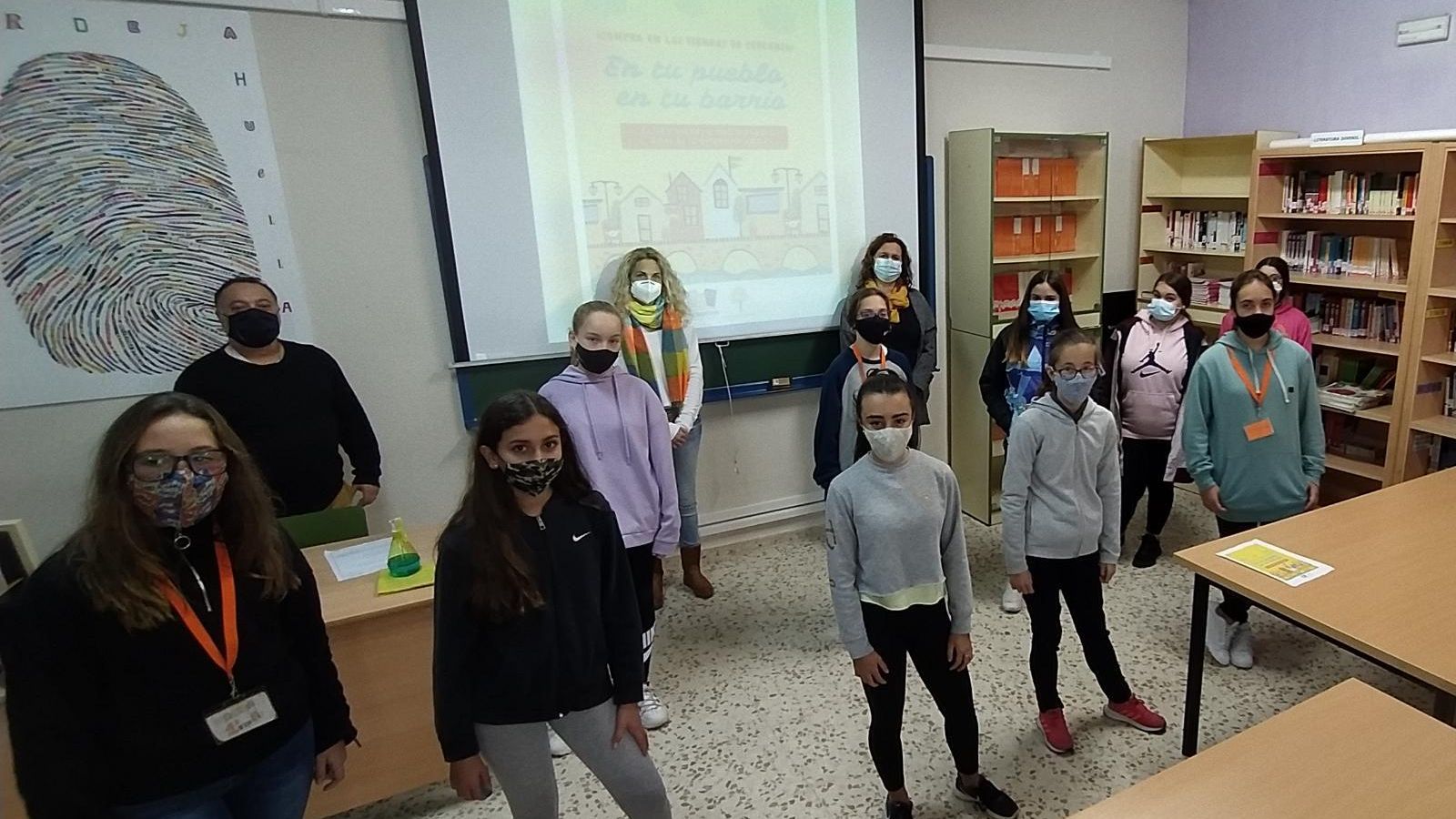 Alumnas y profesores participantes en la iniciativa.