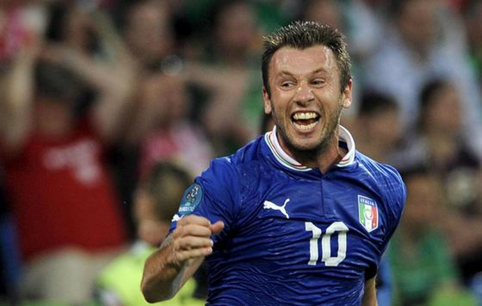Italia vence a Irlanda con goles de Cassano y Balotelli.

Foto: EFE