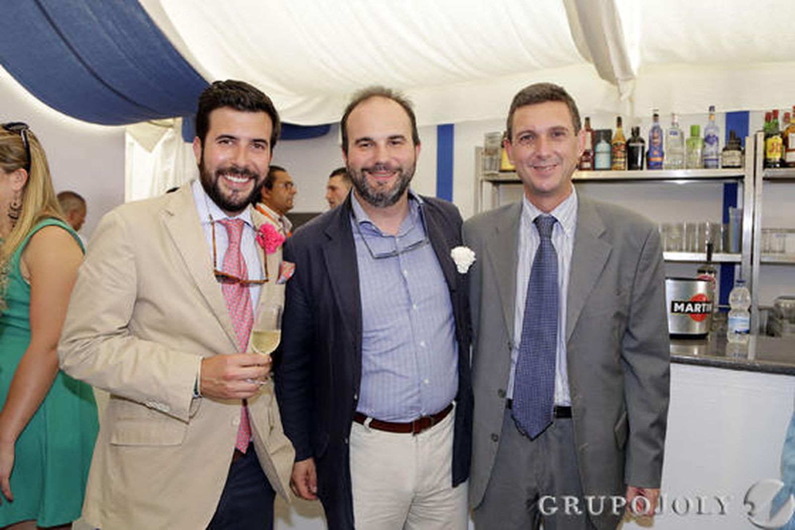 Ignacio Ordóñez y Ramón Villa, del Grupo Estévez, con Miguel Berraquero, gerente de Diario de Jerez.

Foto: Manuel Aranda