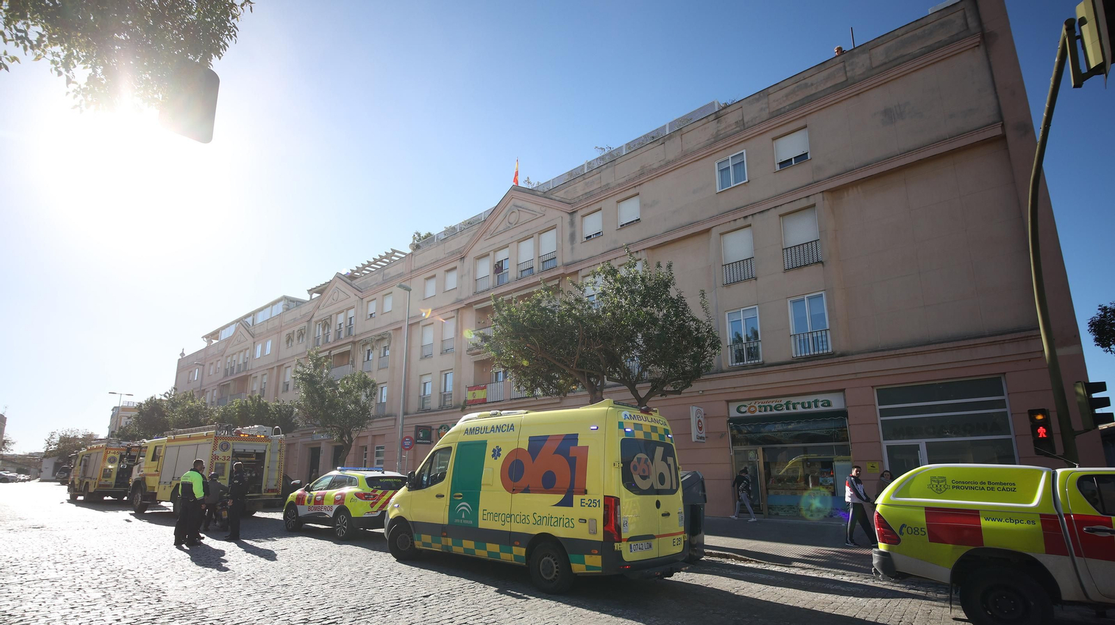 Grave incendio en un ático en Jerez
