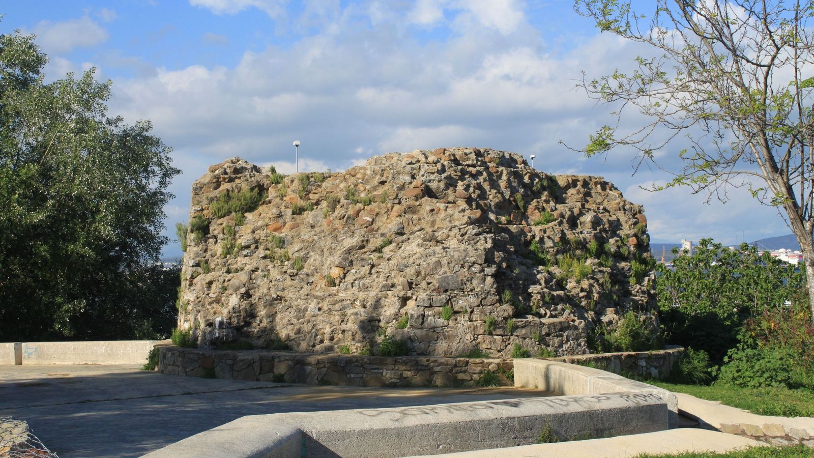 La Torre del Almirante, en el Paseo de la Cornisa, en Algeciras.