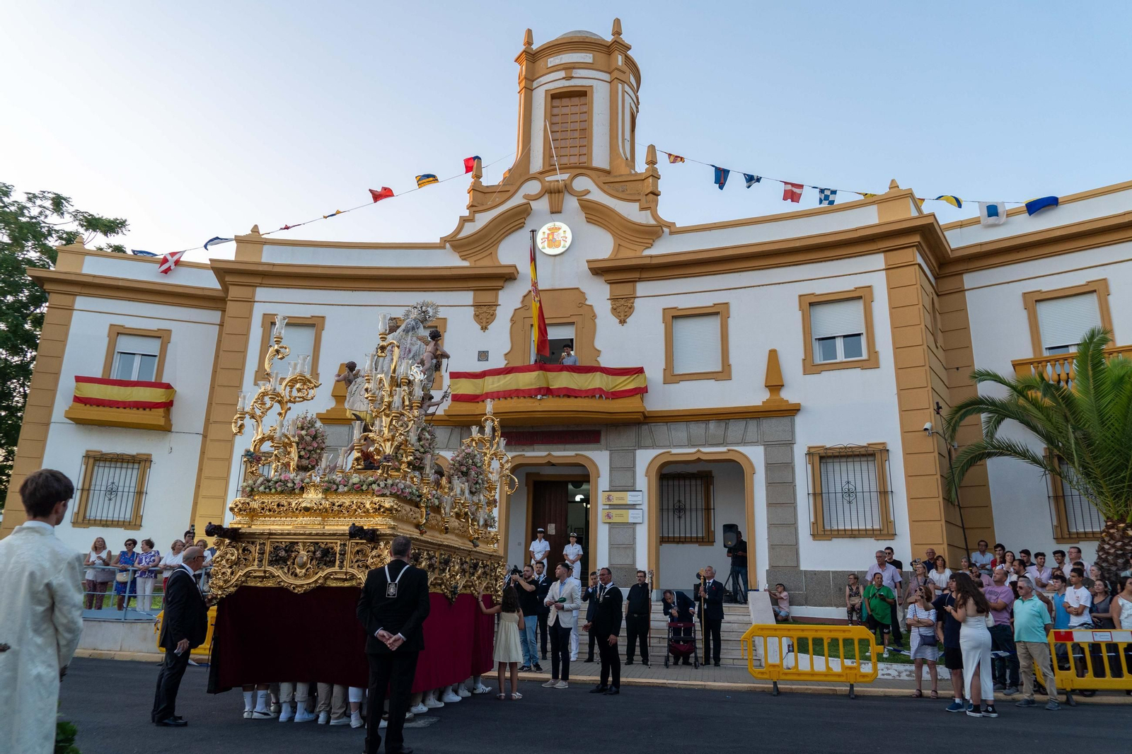 Imágenes de la procesión La Virgen del Carmen por las calles de Huelva