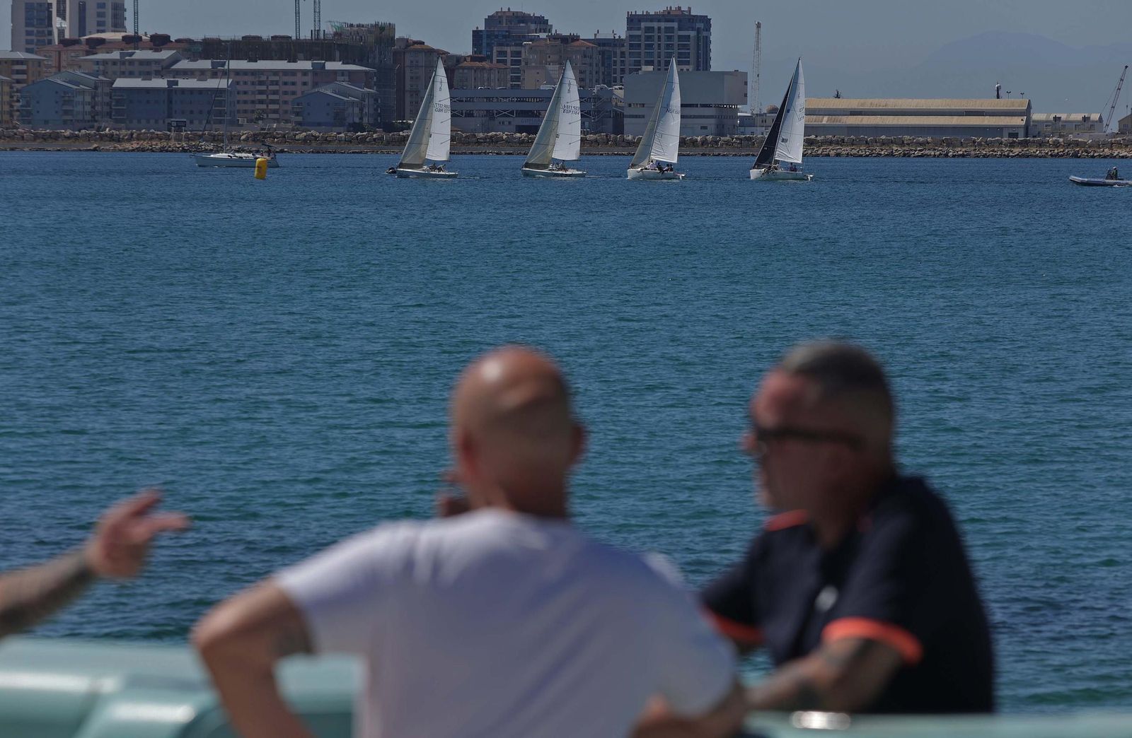 Fotos de la jornada del domingo del Campeonato Andaluz de vela categoría J80 en La Línea