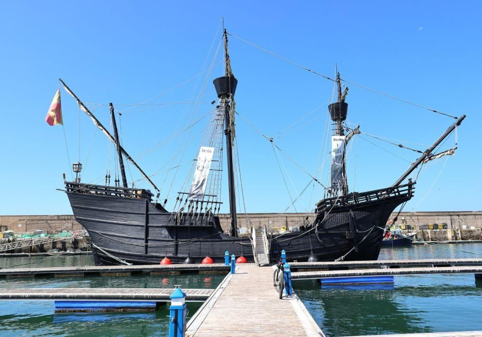 Réplica de la Nao Victoria que hace escala en Rota este fin de semanana.