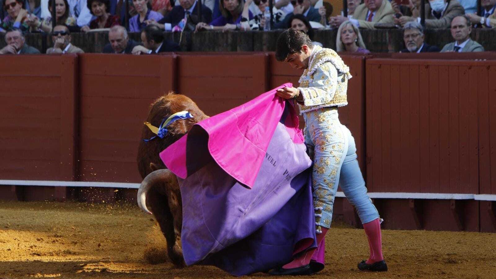 Manuel Perera con el capote