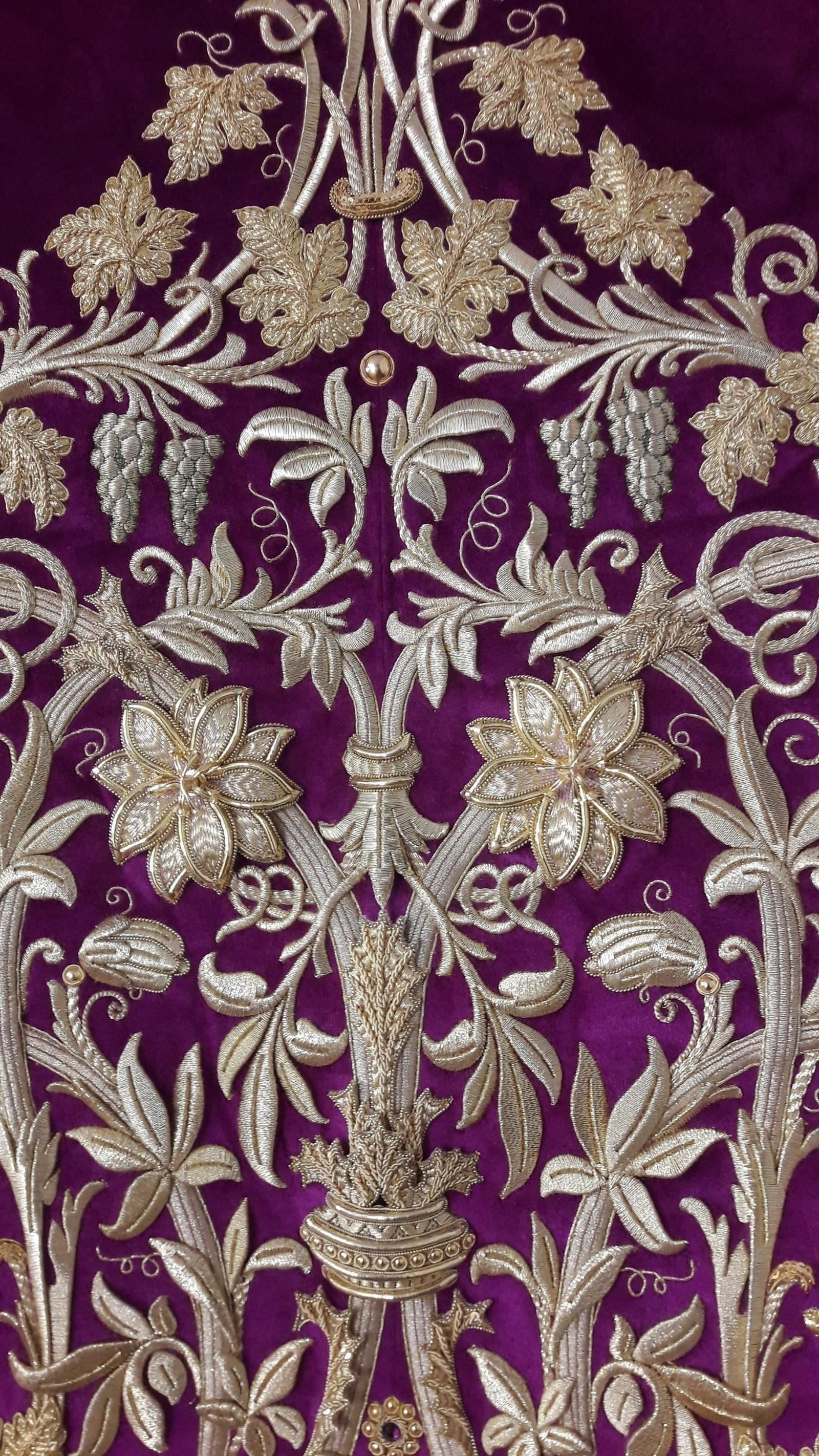 Las imágenes de la túnica del centenario el Señor de Pasión