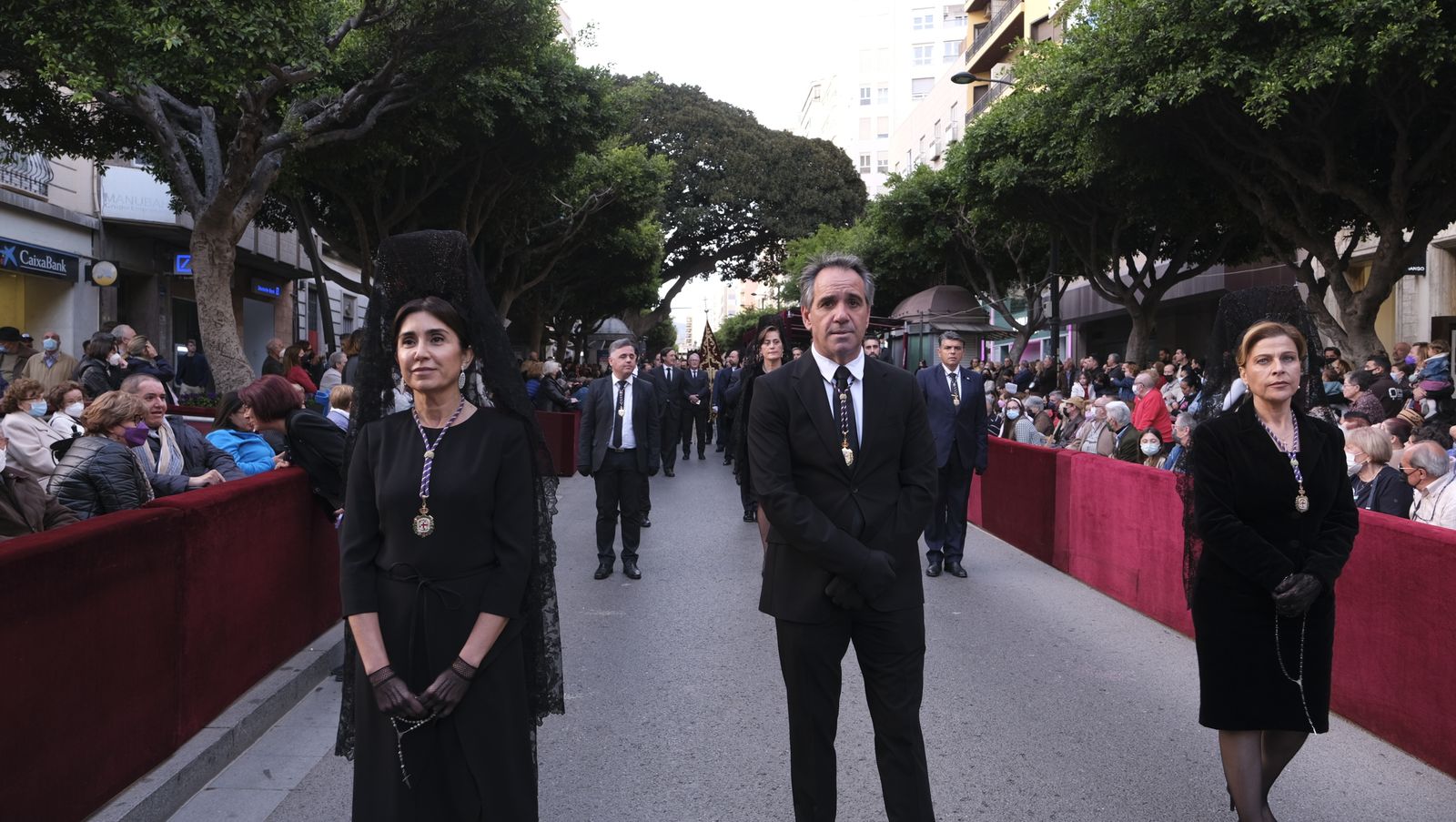 Procesión del Santo Entierro en Almería, en imágenes.