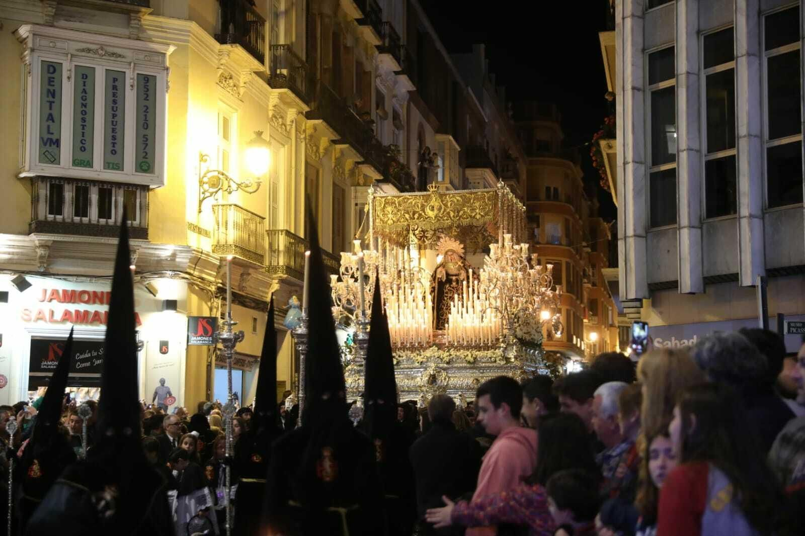 Las fotos del Sepulcro del Viernes Santo en Málaga Las fotos del Sepulcro del Viernes Santo en Málaga