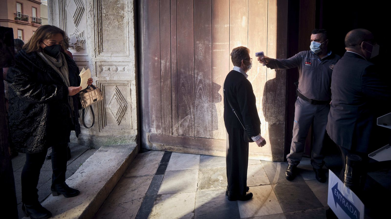 Vía Crucis de Piedad en el interior de La Catedral.