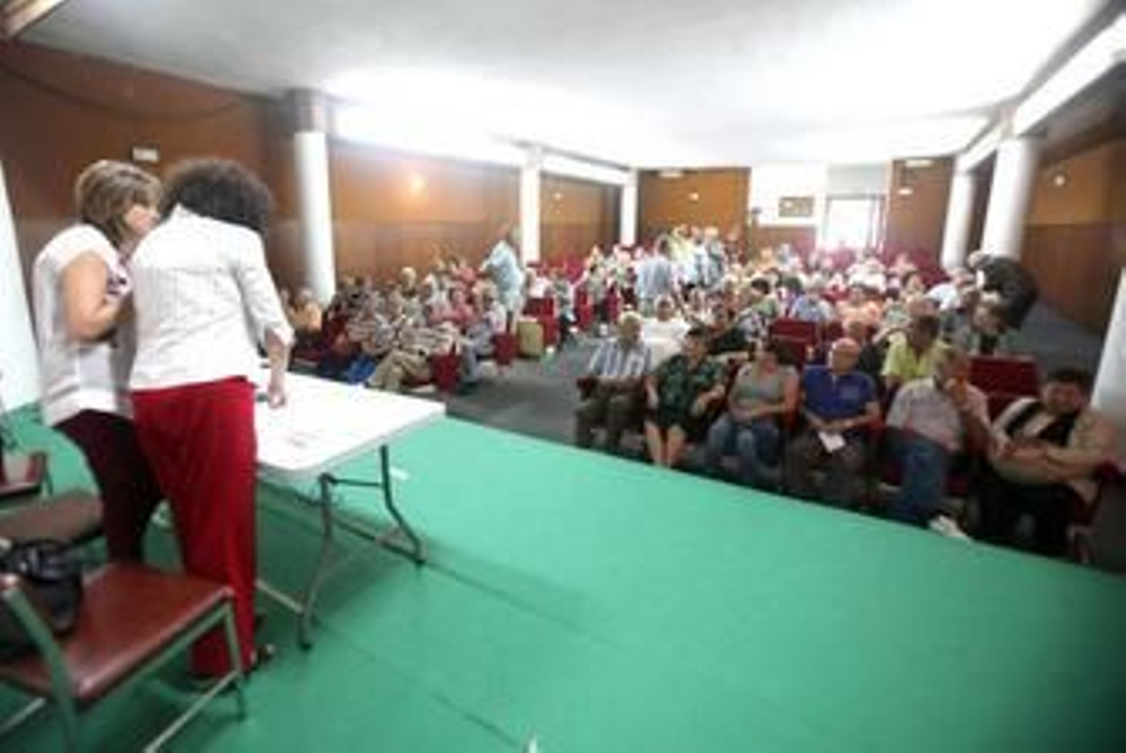 Un instante de la reunión informativa de los viajes del Imserso.