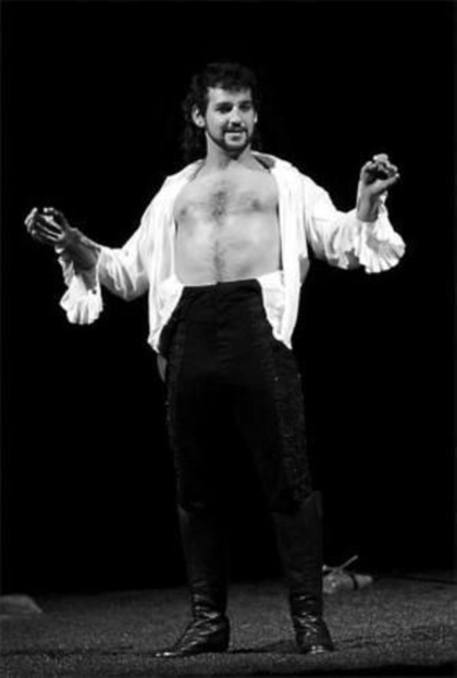 Fran Perea, como Don Juan, ayer, en el Teatro Cervantes.