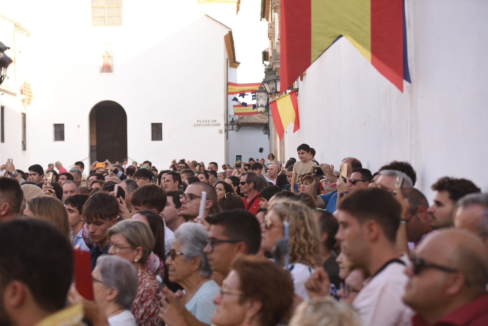 Las mejores imágenes de la procesión de la Divina Pastora de Capuchinos por las calles de Córdoba