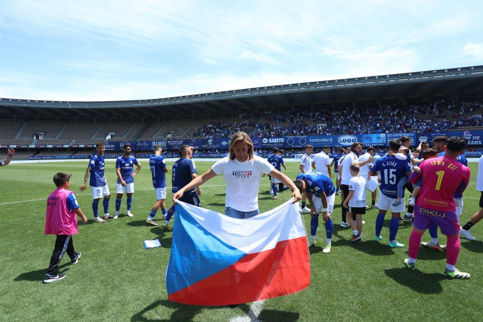 Imágenes de la celebración del Xerez CD del ascenso virtual a Segunda RFEF Imágenes de la celebración del Xerez CD del ascenso virtual a Segunda RFEF