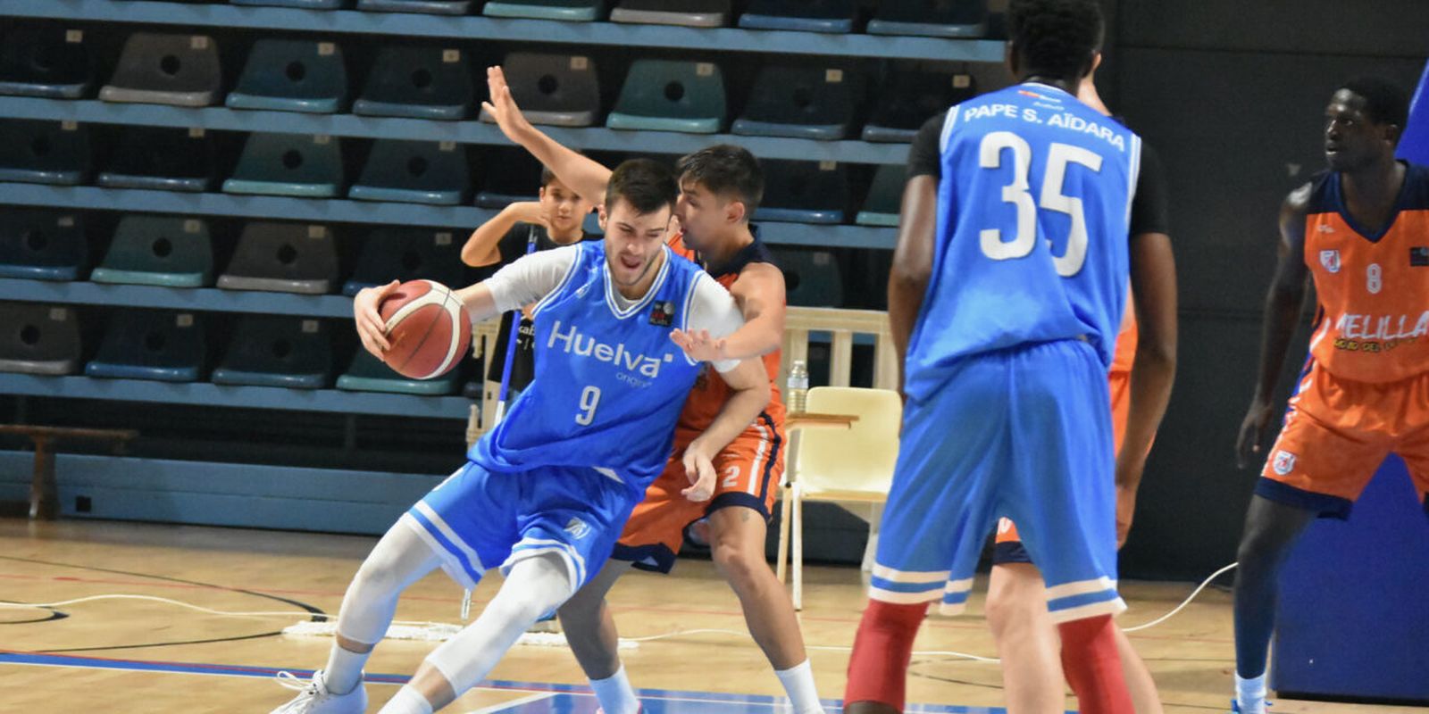Un momento del partido Ciudad de Huelva-E.Soler.