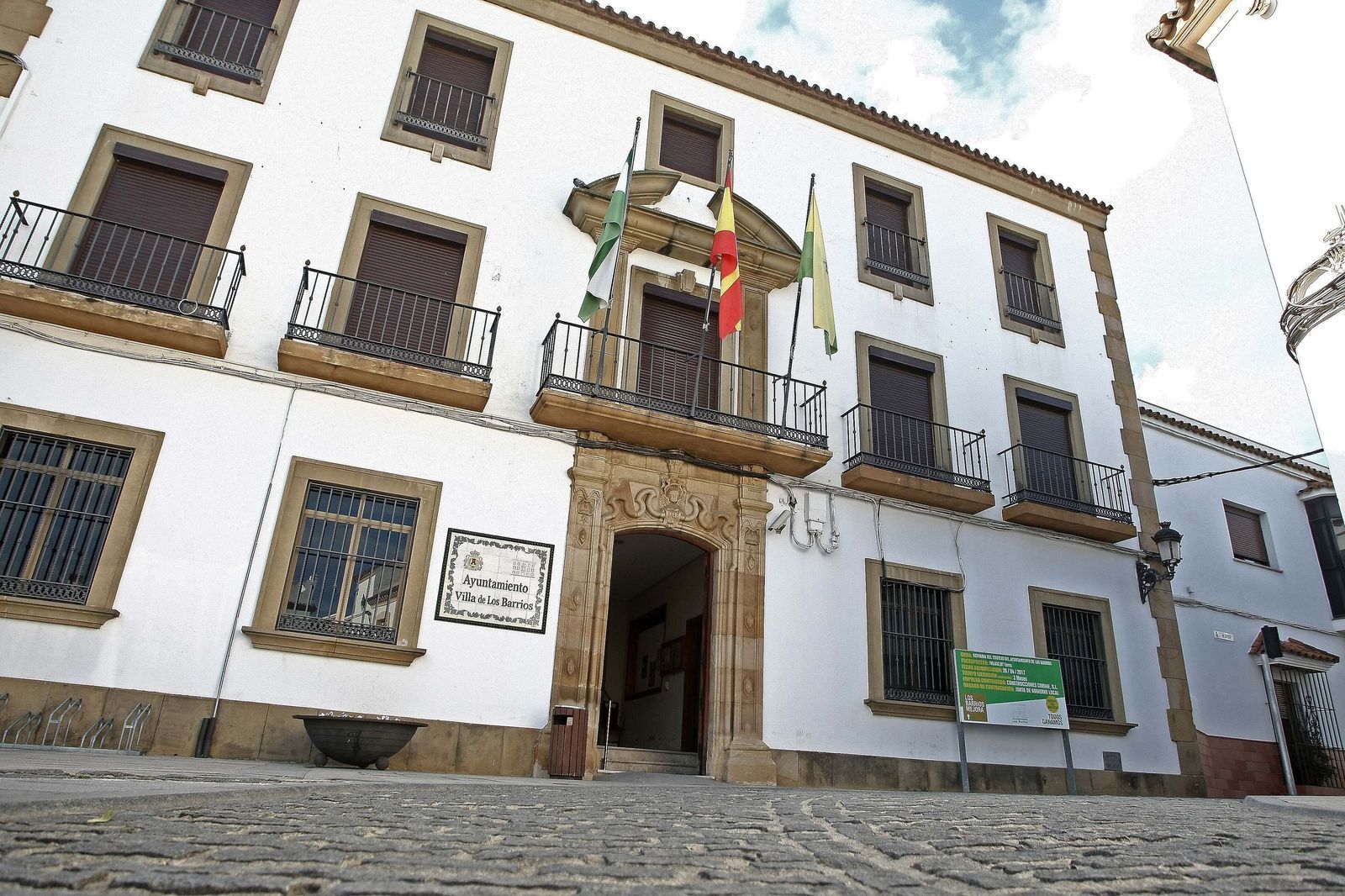 Fachada del Ayuntamiento de Los Barrios.