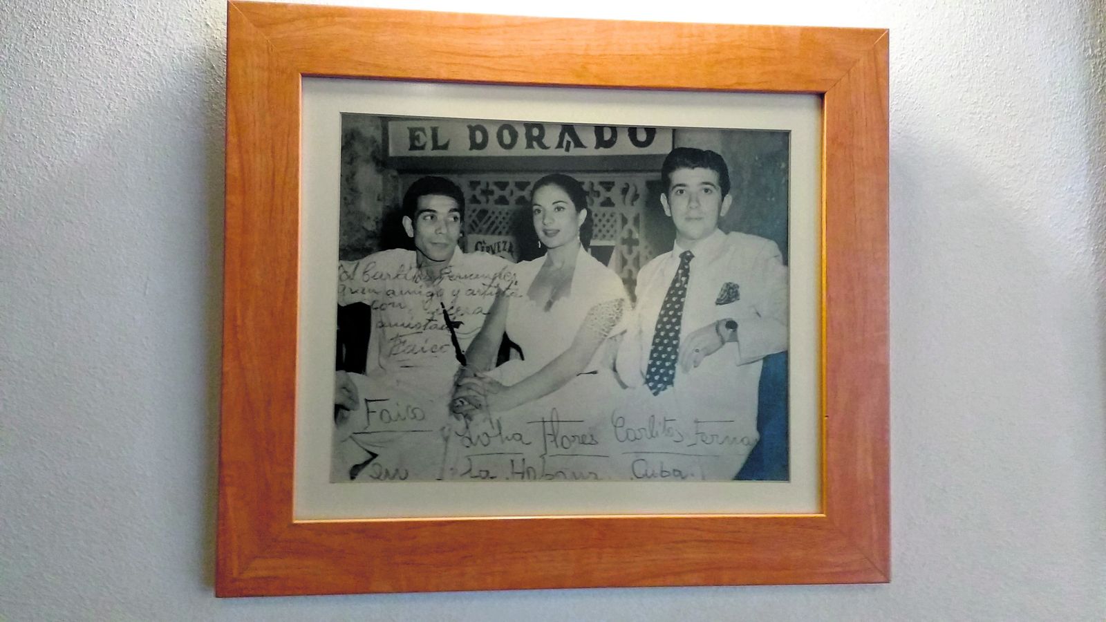 Carlitos Fernández, a la derecha, con Lola Flores y Faico en La Habana.