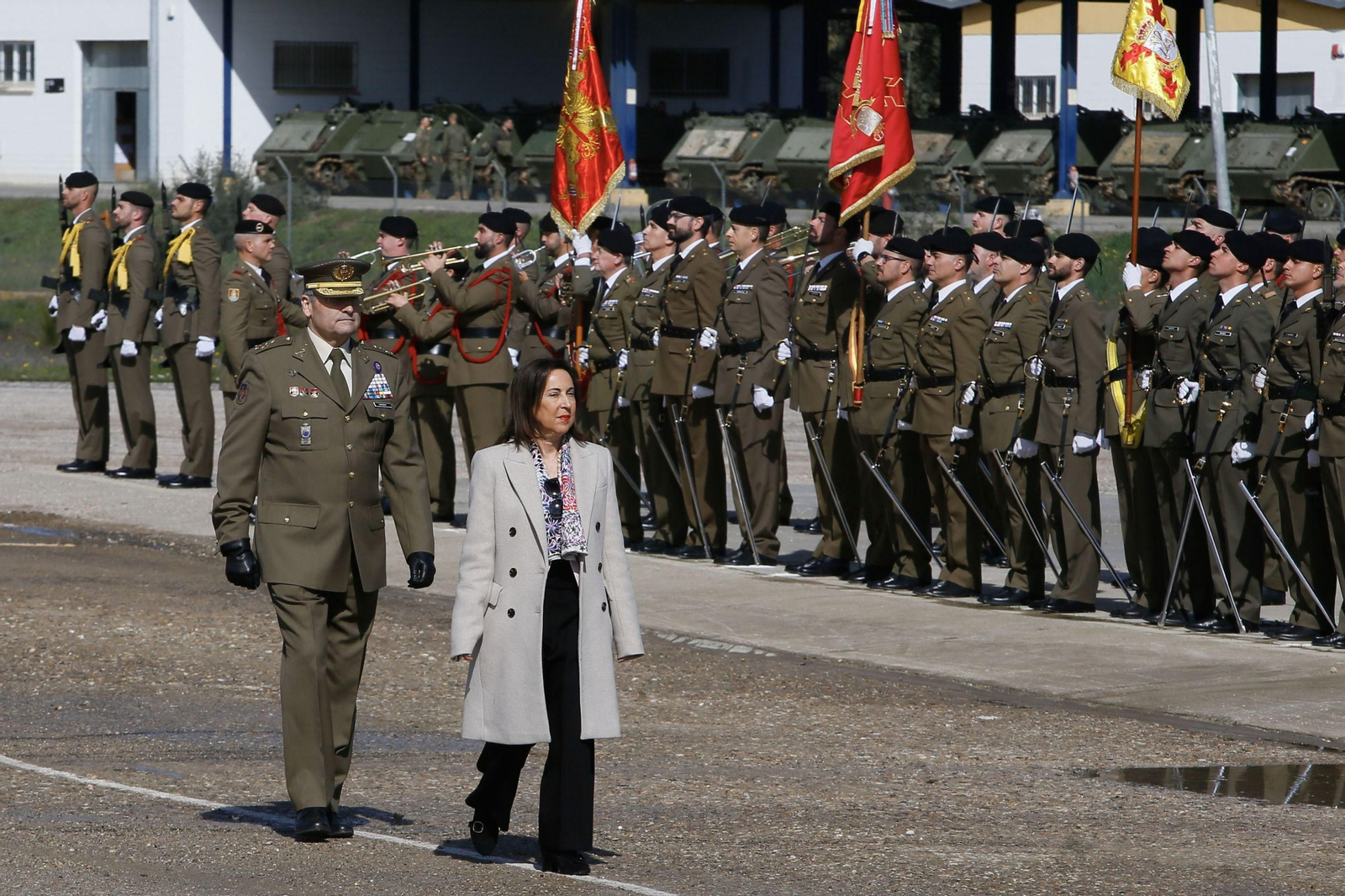 La toma de posesión del general de Brigada Fernando Ruiz Gómez como nuevo jefe de la Brigada 'Guzmán el Bueno' X, en imágenes