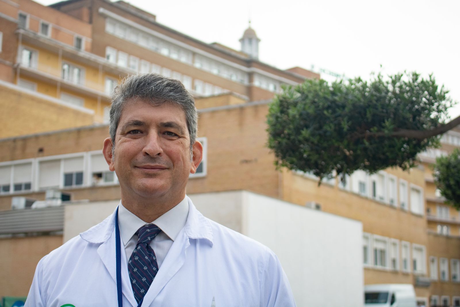 El cirujano y coordinador del Área Quirúrgica del Hospital Virgen del Rocío, Daniel Díaz Gómez.