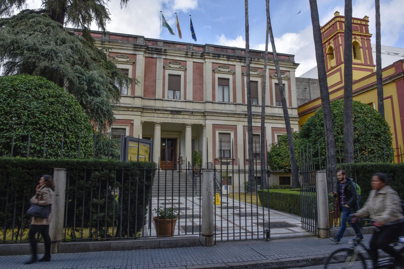 La Escuela de Estudios Hispanoamericanos, en la calle Alfonso XII.