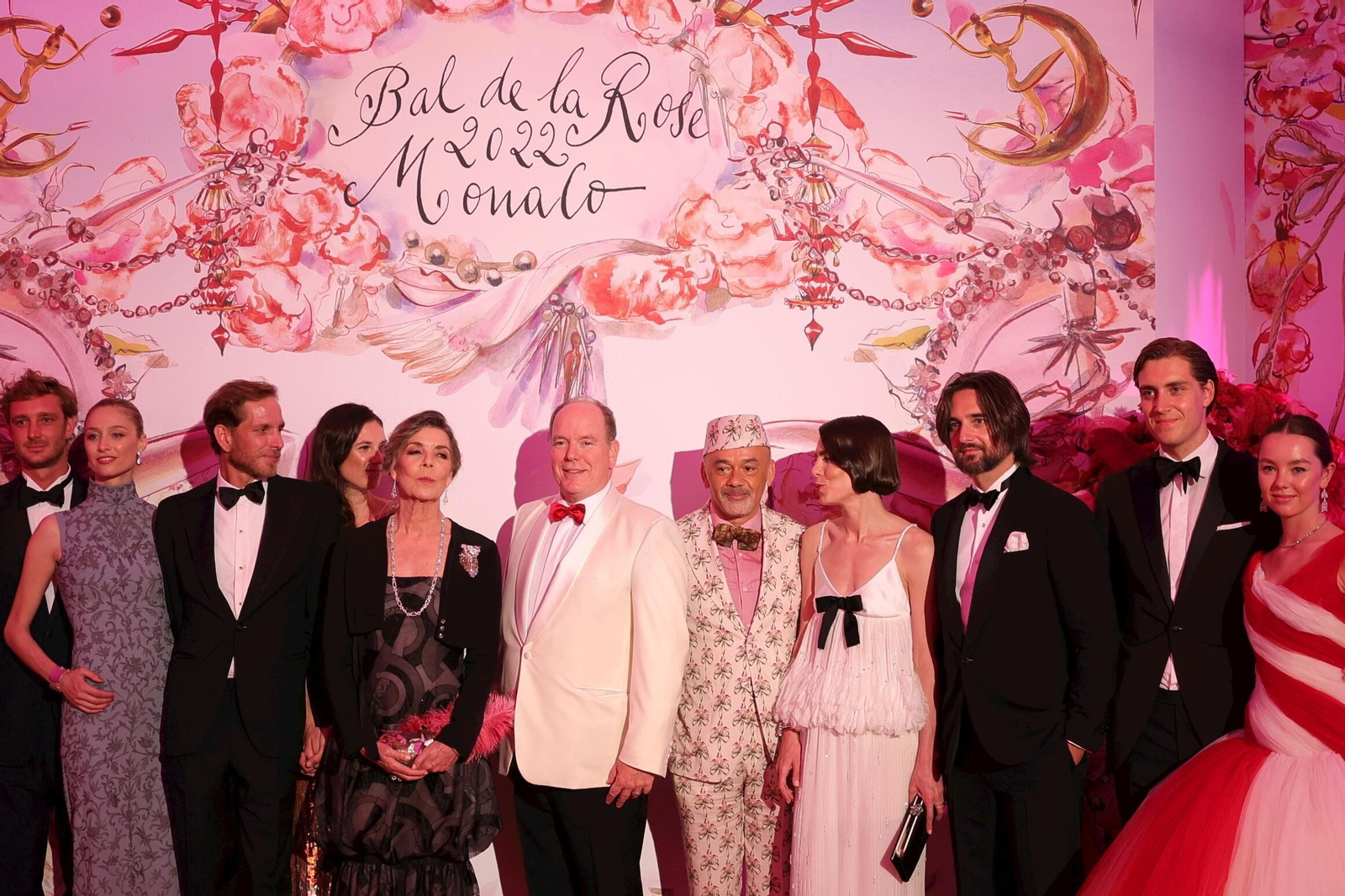 Foto de los príncipes monegascos con los hijos de  Carolina y sus parejas