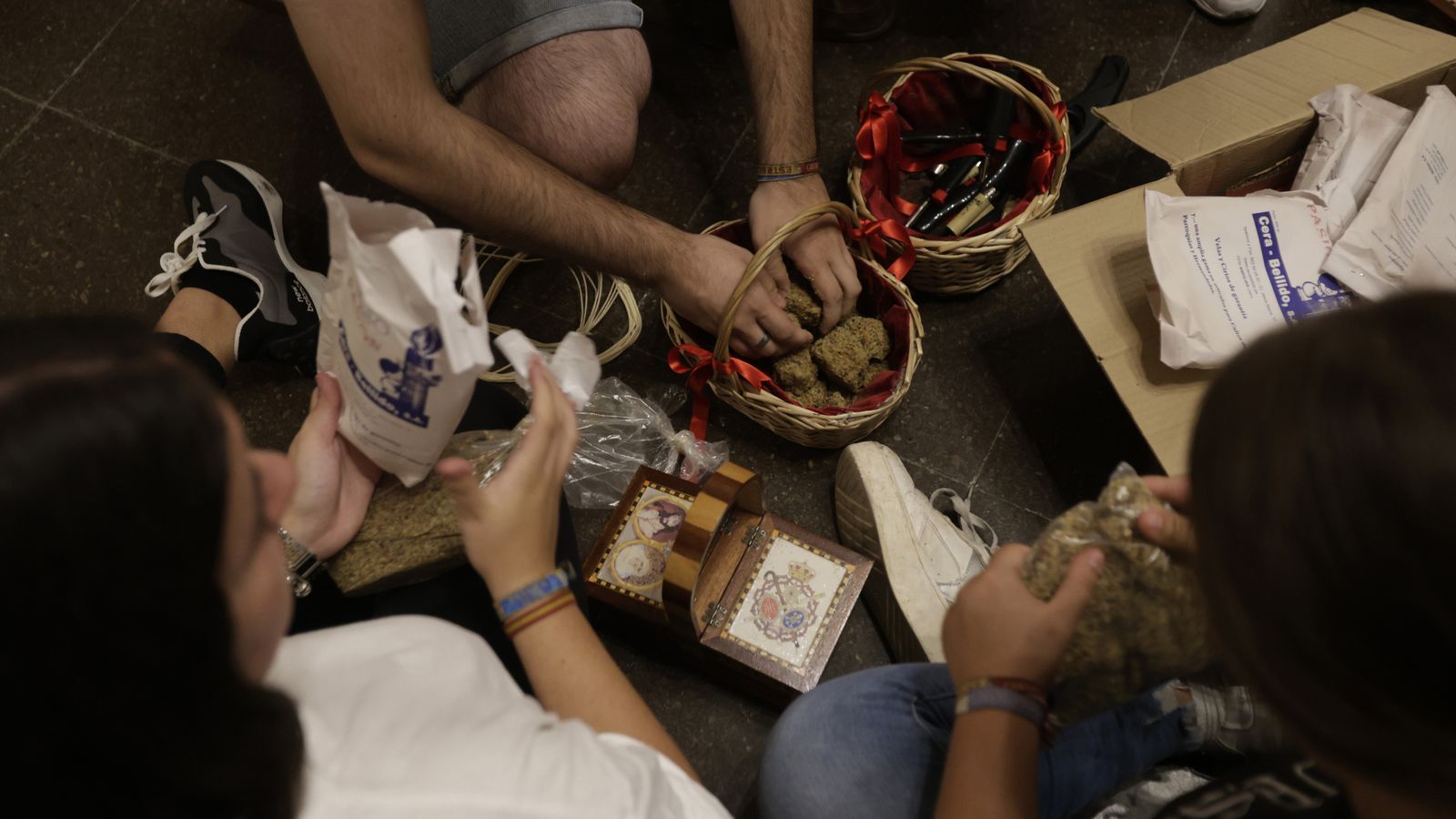 Preparativos en las iglesias de Algeciras para la Magna Mariana, en imágenes