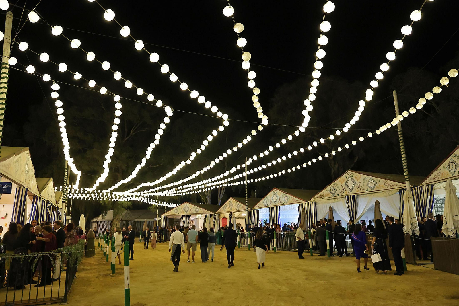 Imágenes de la noche del 'choquito frito' en la Feria de otoño y del Caballo de Huelva 2025