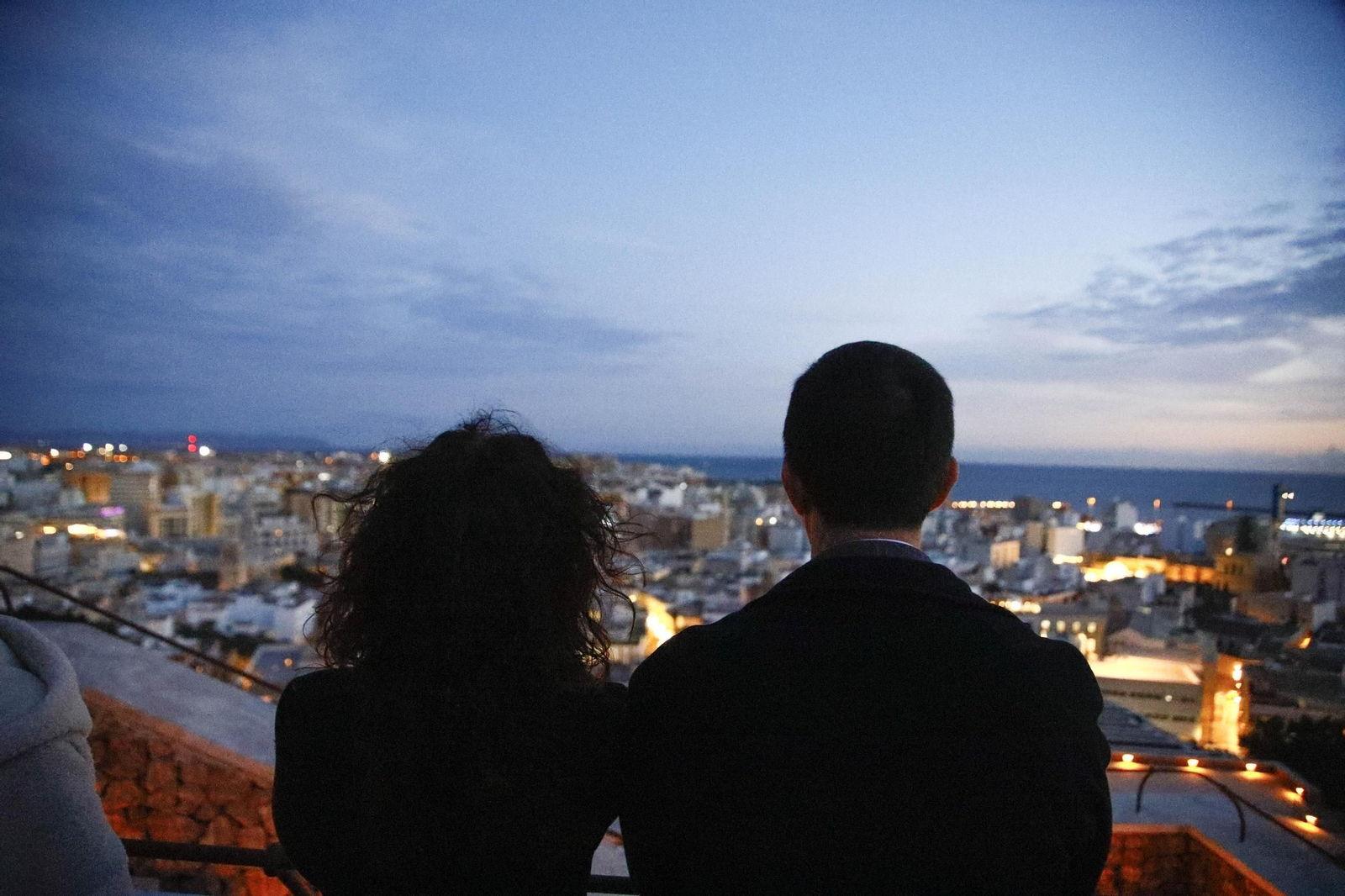 Las mejores imágenes del encendido de luces en el Cerro de San Cristobal de Almería